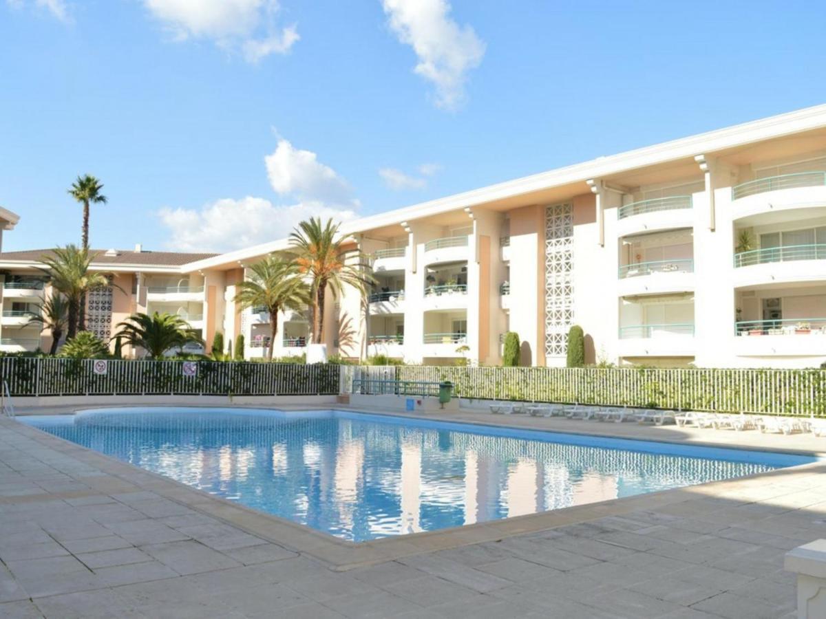 Frejus: Appt 2P, 5 Pers, Piscine, Plage A 150M, Parking, Animaux Ok - Fr-1-226A-357 מראה חיצוני תמונה