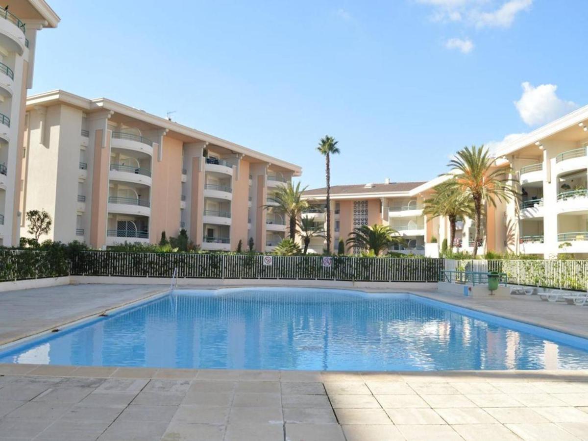 Frejus: Appt 2P, 5 Pers, Piscine, Plage A 150M, Parking, Animaux Ok - Fr-1-226A-357 מראה חיצוני תמונה