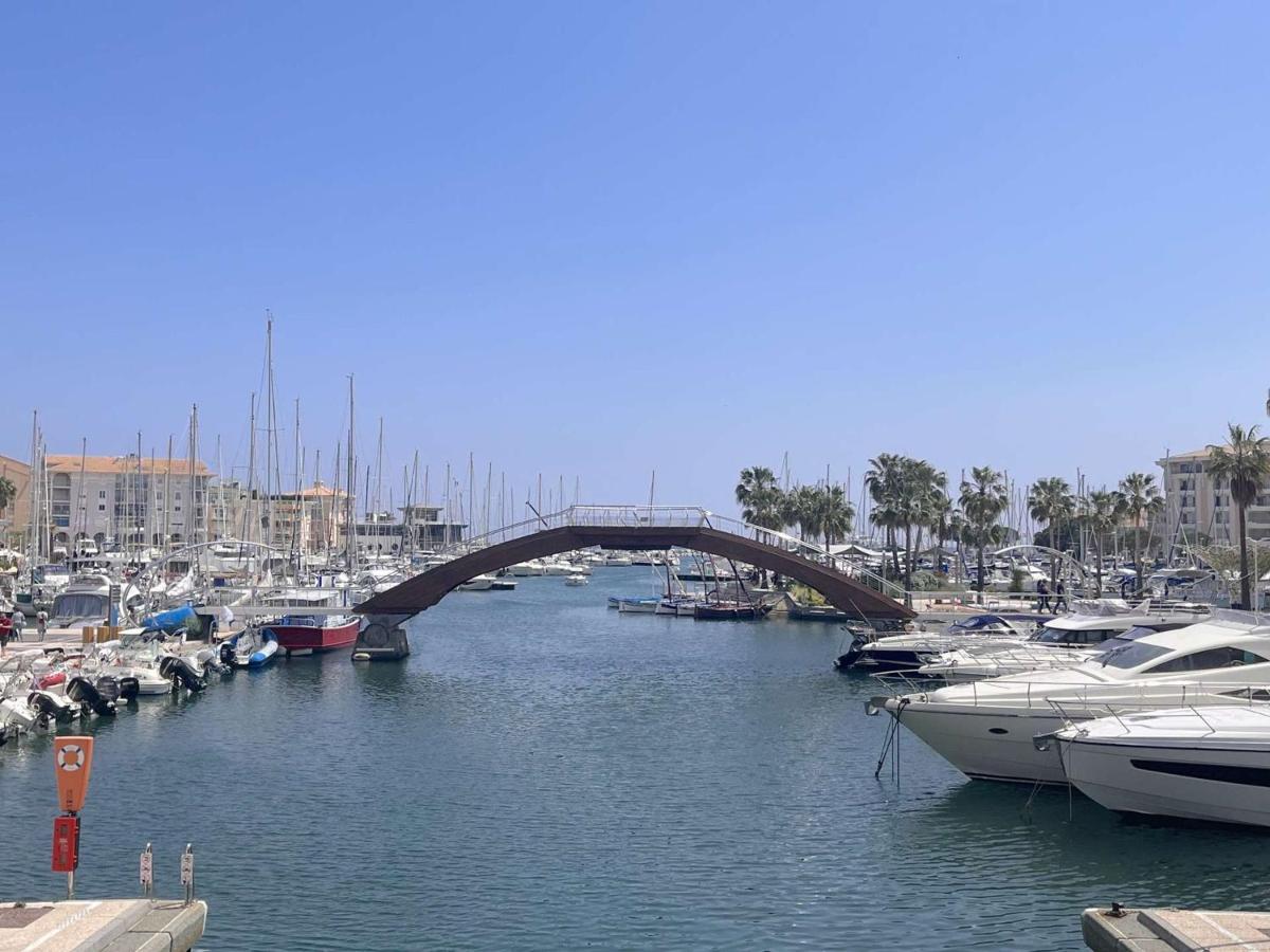 Frejus: Appt 2P, 5 Pers, Piscine, Plage A 150M, Parking, Animaux Ok - Fr-1-226A-357 מראה חיצוני תמונה